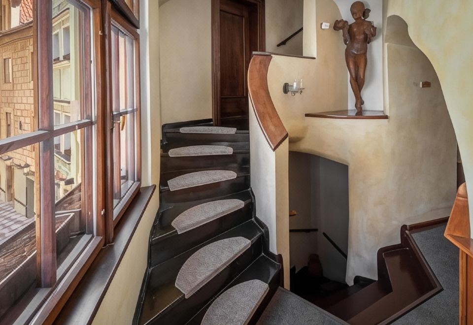 Hotel Aurus by Adrez