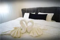 The While House           . Hotels in Caesarea