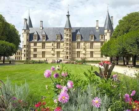 Hôtel de Clèves ヌベールのホテル