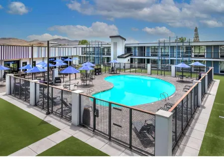 Aiden by Best Western @ South Reno