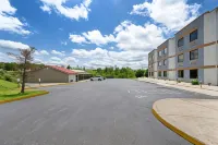 Econo Lodge London North - parkir