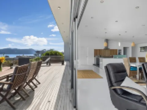 Bruny Island Escapes and Hotel Bruny Hotels in Alonnah