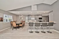 Spacious 4 bedrooms, 2 bathroom house with pool