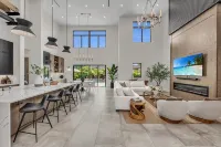 Coastal Luxe, Spacious 5bedroom house 5miles to Siesta with saltwater pool, WiFi - สระว่ายน้ำส่วนตัว
