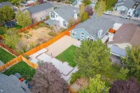 Modern Western Retreat Pet Friendly 4 bed 2 bath