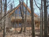 Wintergreen Retreat - bespoke luxury post & beam home on Devils Knob loop - 4-Star