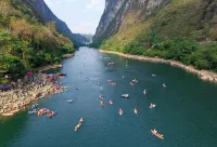 โรงแรมสไตล์บูทีคเทียนเอ๋อริมแม่น้ำ - วิวภูเขา