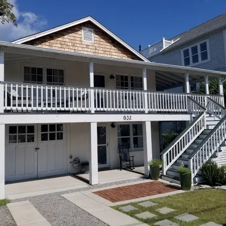 Prickly Pear Cottage, Upper Unit - 3 bedroom charmer on south Wrightsville Beach