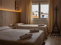 Can Setmanes by CozyCatalonia - Boutique Hostal Central Blanes فنادق في بلانيس
