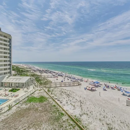 STUNNING 4TH FLOOR GULF FRONT CORNER UNIT with bunk beds