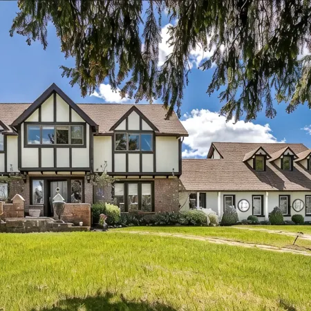 Private Tudor style 5 bedroom home in country setting.