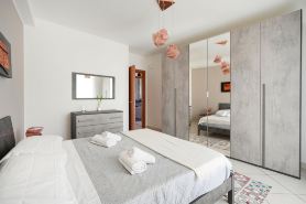 Mistral Suite Apartment - free private car park