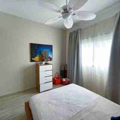Family-Friendly White Sands 2Br - Private Pool, Fast Wi-Fi, Near Beach Rooms
