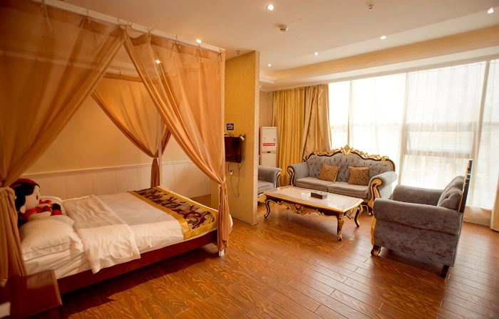 Xingshan Luoma Holiday Hotel