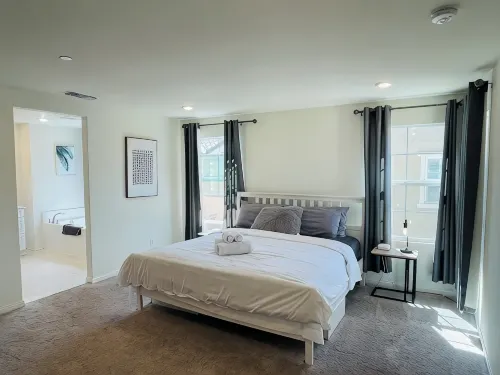Spacious 4-bedroom house with WiFi, AC in peaceful Chino