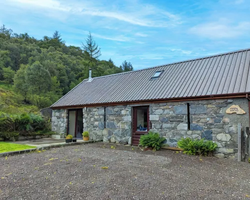 The Old Byre at Dallachulish. Hotels in Taynuilt