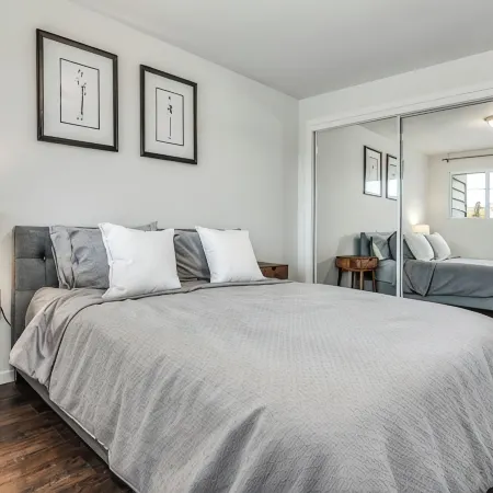 Downtown Kirkland - Modern 3rd Street Retreat