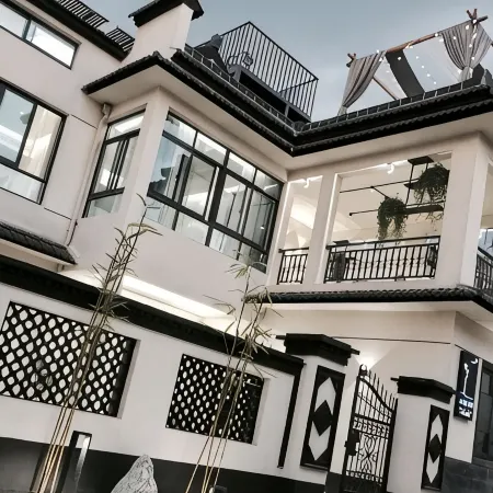 Xiao Die Qian Xun Hostel