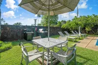 Boutique Condo with Contemporary Art: Steps from Scenic Poipu Beach Trail. - 4 stjerner