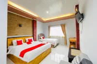 RedDoorz @ Hotel Dieng Berastagi