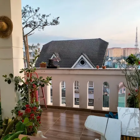 Strawberry Hotel Da Lat