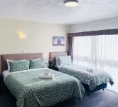 Merivale Court Large Studio-Unit 3 - Homestays
