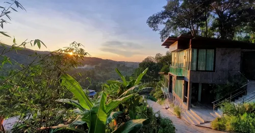 The Kiriwong Valley Villas & Restaurant