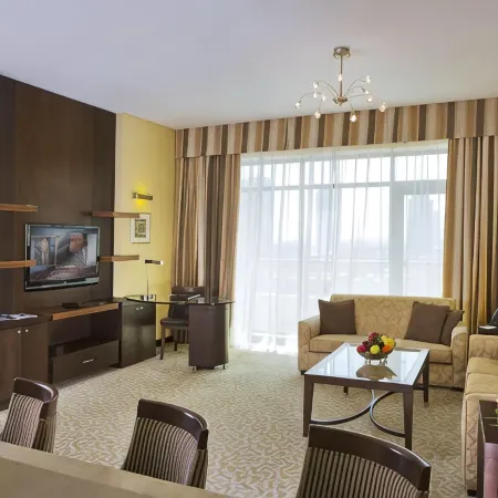 TIME Oak Hotel & Suites Отели рядом с достопримечательностью «Гринс»