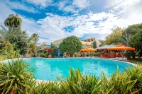 Paradise Garden Resort Hotel & Convention Center Boracay powered by ASTON - Kolam Renang