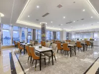 Vienna Hotel (Linyi Shunhe West Street) فنادق في لينشو