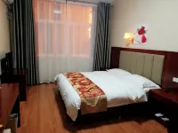 Luonan Rose Yuanxiangcun Inn