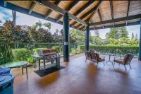 Tropical Garden Condo with AC and pool - 무료 와이파이