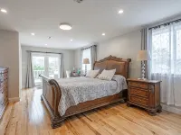 Avail. Now! Luxury Apartment with Porch  Close to Salisbury Beach. Sleeps 6. Hotels in Salisbury