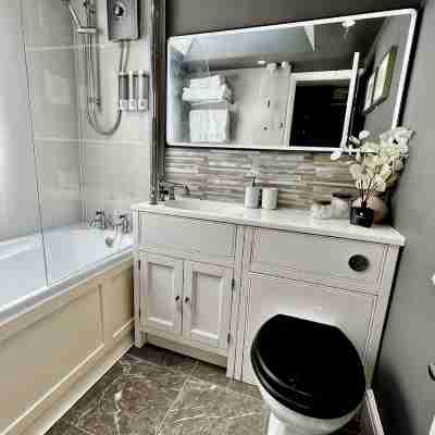 Stylish One Bedroom, City Centre Apartment Rooms