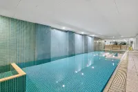 Beachfront at Glenelg Oaks Parking Pool Gym Wi-Fi - ติดทะเล