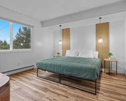 King Bed. Pet & Family Friendly Upper unit. Walking Distance to Downtown Palmer Hotels in Palmer