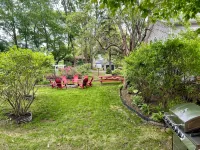 Large Outdoor Space with Saltwater Hot Tub, Fire Pit, Gardens, and Deck in OOB! - Apartments