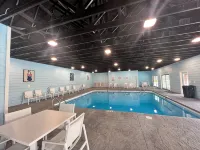 Spacious 6-bedroom lodge with stunning lake views of Table Rock Lake in Branson!