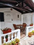 Simple Living: Live Like A Local - 2-Star