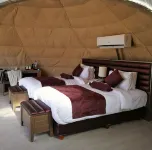 Wadi Rum UFO Luxotel - Campsite - parkir