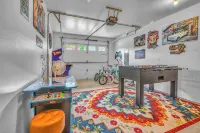 Seaside Riverfront Escape • HotTub • Walk to Beach - Boutique
