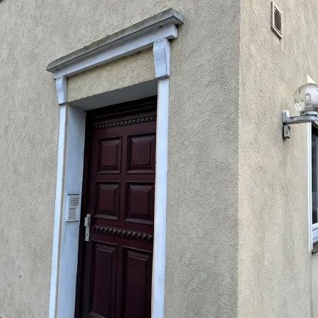 Large apartment in the center of Plön within walking distance to the lake/shops. Children's room