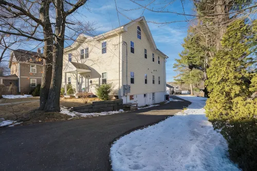 Spacious House on Sunset Lake 4 Br, 2 BA Unit 1 on First Level - Wifi