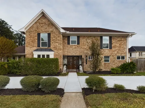 Buckle & Boots BNB - 20 minutes to downtown + pool