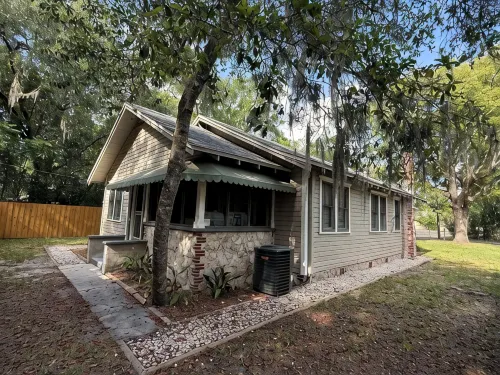 GNV CHERT HOUSE - 1.5 miles to UF - 3 miles to Shands - บังกะโล
