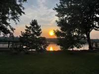 Superb 2-bedroom house on the Tennessee River. - Wi-Fi