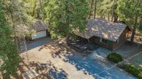 Family & Dog friendly Fenced 5Acr: Pool Table, Playground, Firepit, BBQ, Starlnk