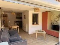T2bis - Cap d'Agde - 40 m² with terrace, swimming pool, parking & 200 m from the beach - Bungalows