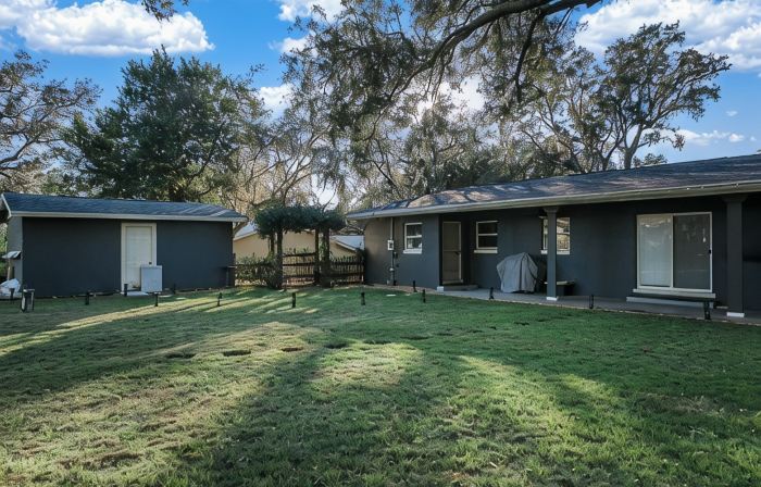 Tranquil Oaks Near Lake & Raceway w/Tesla Charger & Family Games Included!