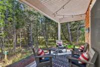 Short walk to BEACH - 3 bedrooms w/TVs- SLEEPS 6 - Dogs OK! - 4-Star